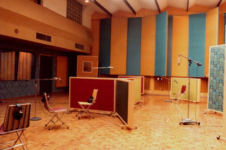 DISCORREY ESTUDIOS, S.R.L. (1973)