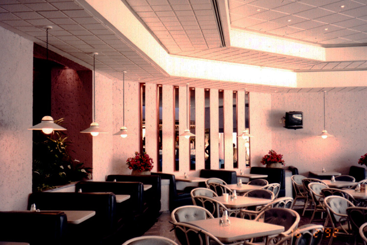 MARTIN'S RESTAURANTE MONTERREY, N.L. Av. Eugenio Garza Sada.